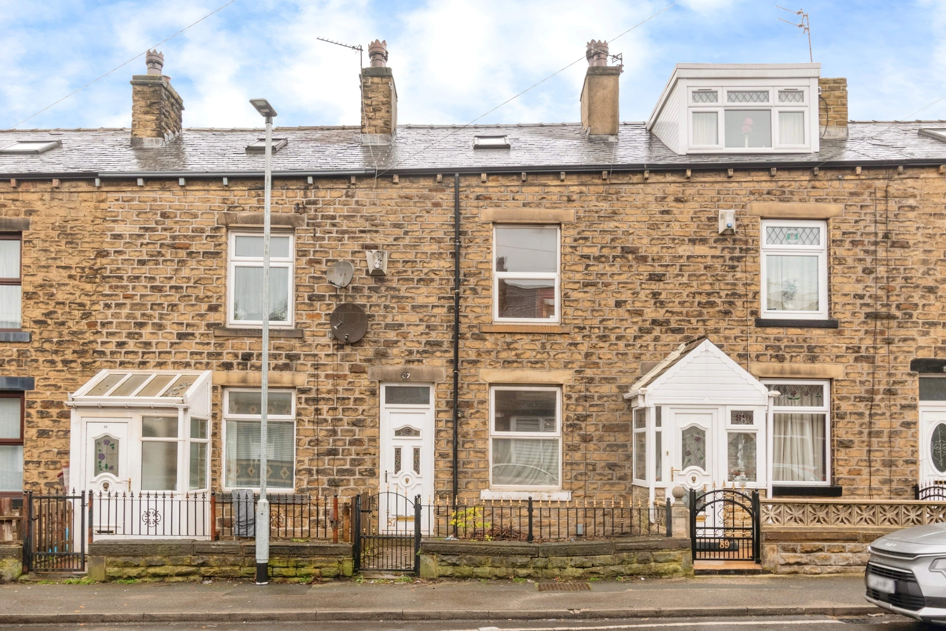 Woodhall Avenue, Bradford