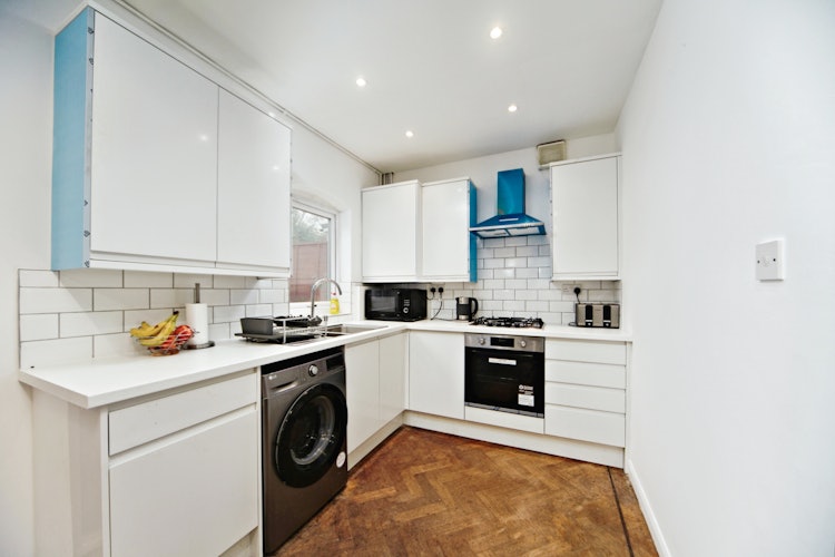 4 bedroom semi-detached house