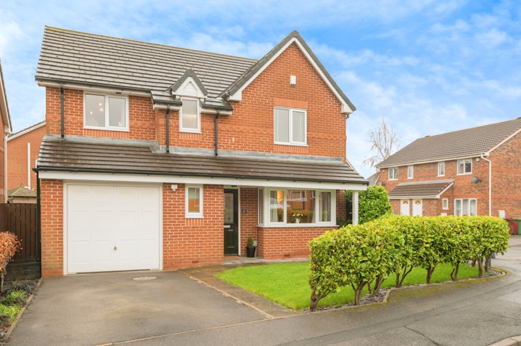 4 bedroom detached house