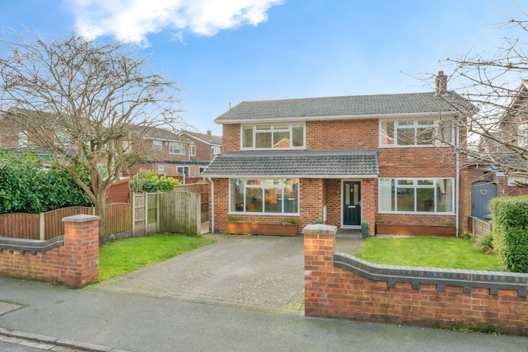 4 bedroom detached house