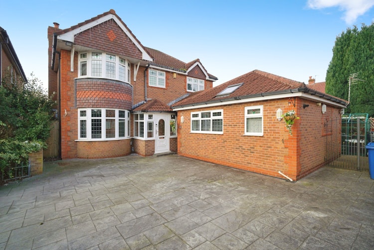 4 bedroom detached house