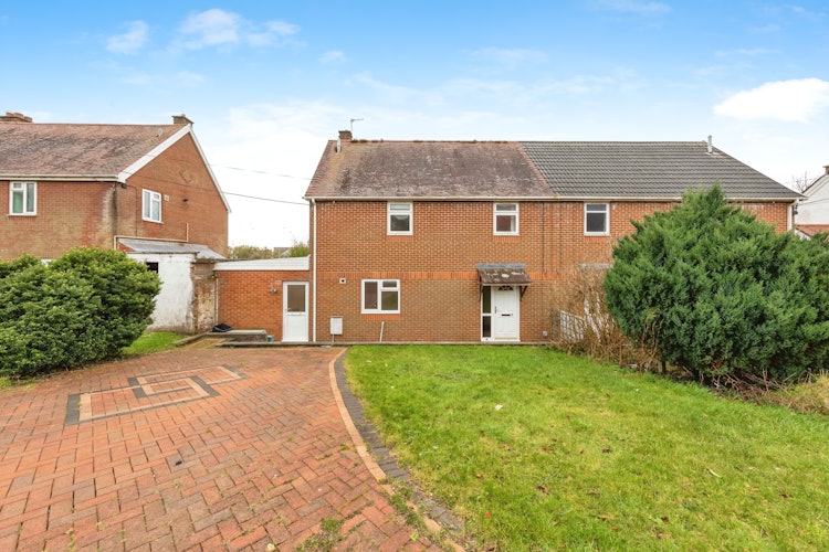 3 bedroom semi-detached house