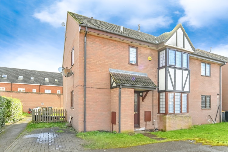 2 bedroom end of terrace house