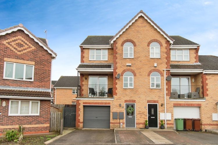 4 bedroom town house