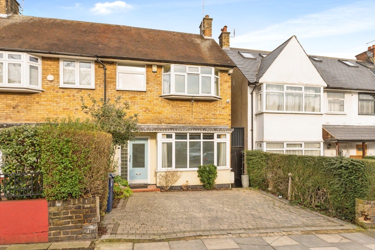 4 bedroom semi-detached house