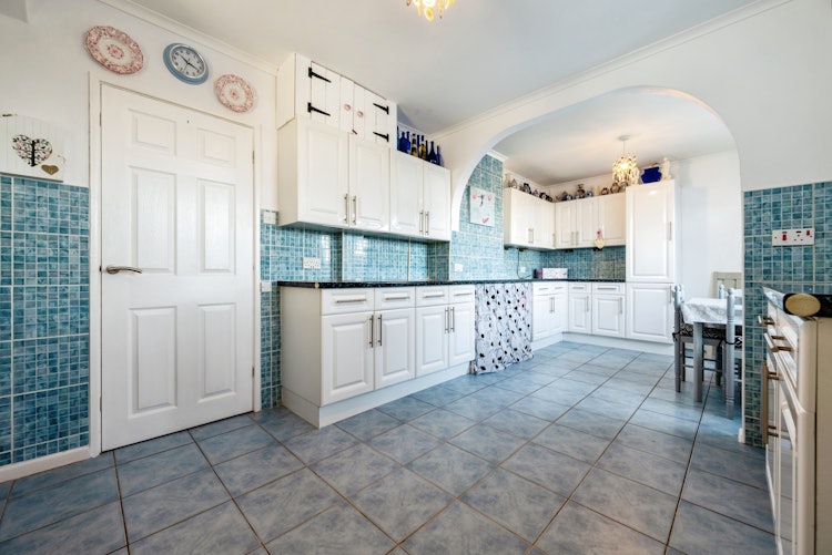 3 bedroom semi-detached house