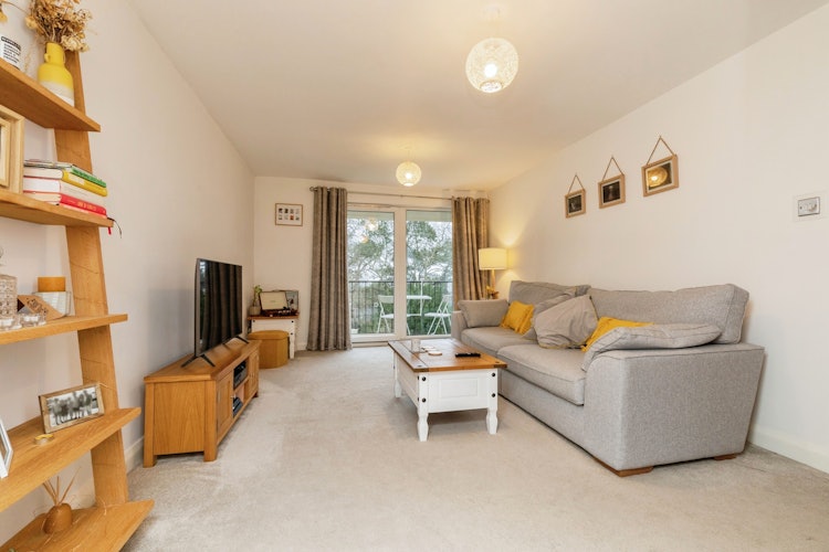 2 bedroom flat