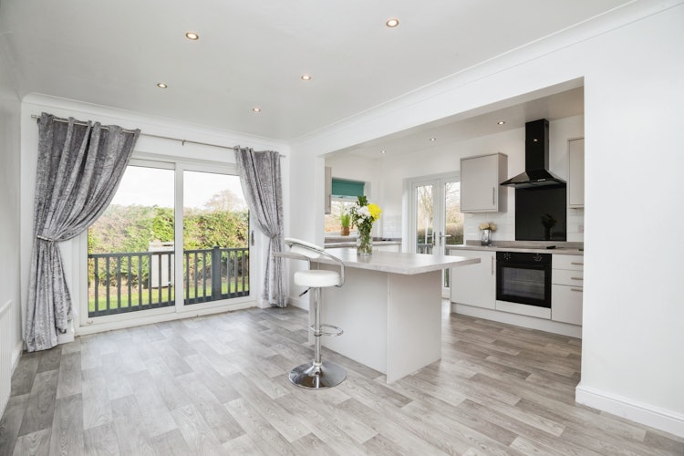 4 bedroom detached house
