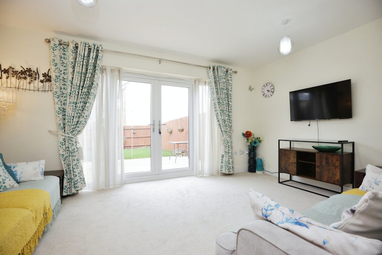 3 bedroom semi-detached house