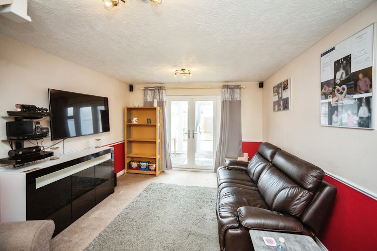 2 bedroom terraced house