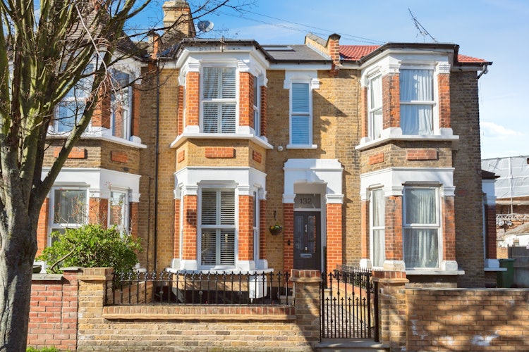 5 bedroom terraced house