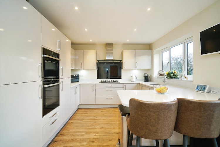 4 bedroom detached house
