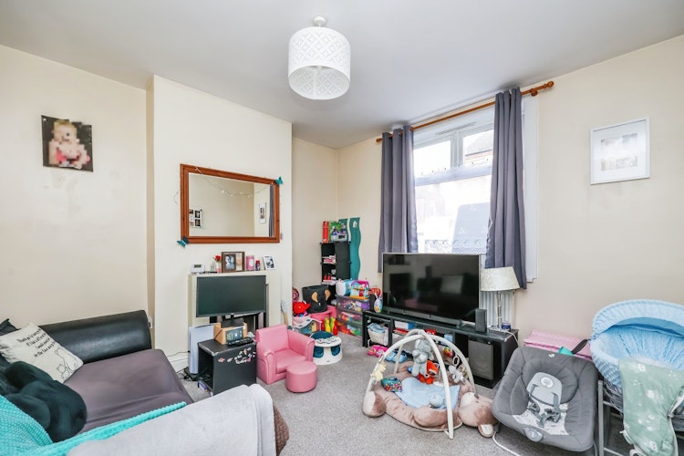 3 bedroom semi-detached house