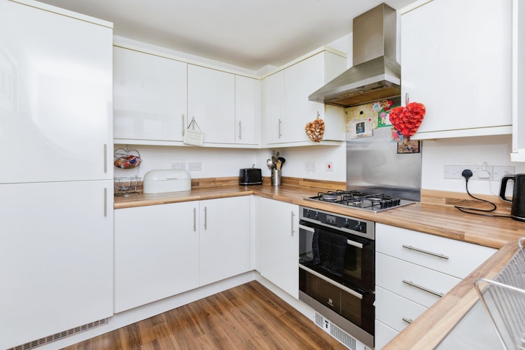 4 bedroom semi-detached house