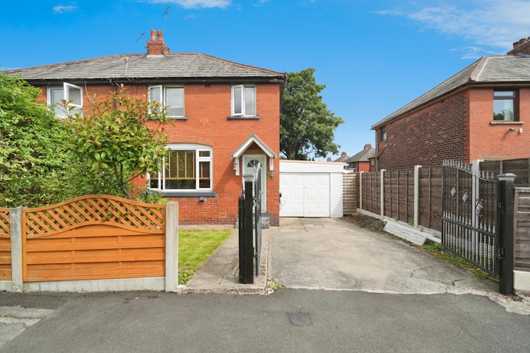 3 bedroom semi-detached house