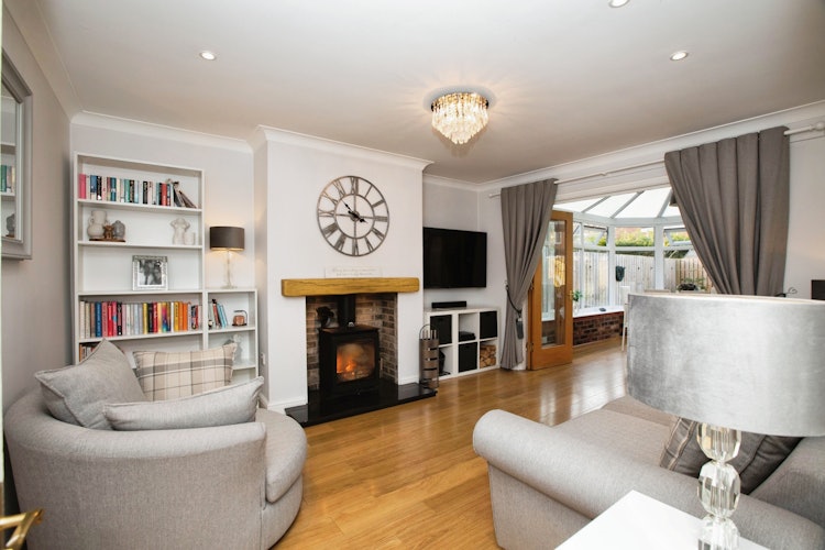 4 bedroom detached house
