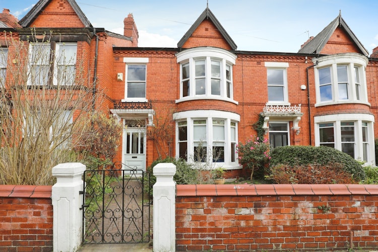 4 bedroom terraced house
