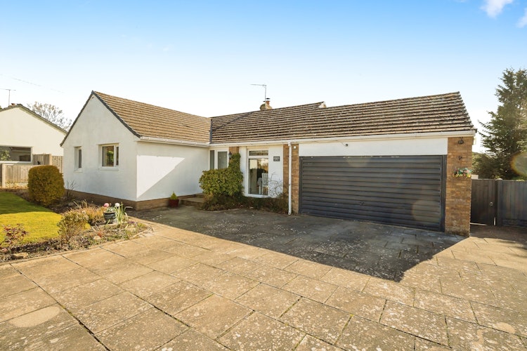 3 bedroom detached house