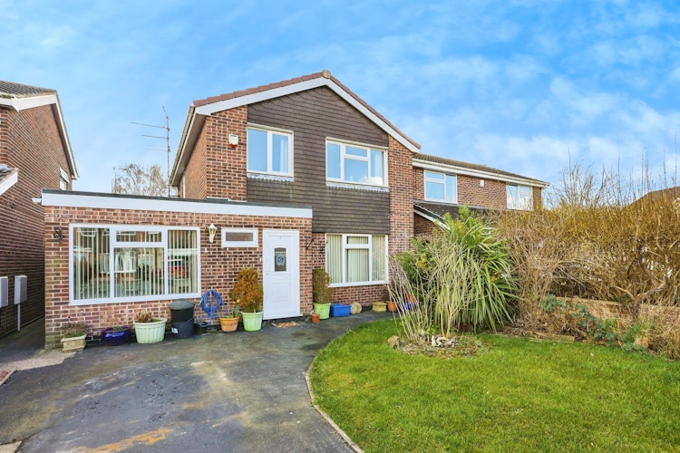 3 bedroom detached house
