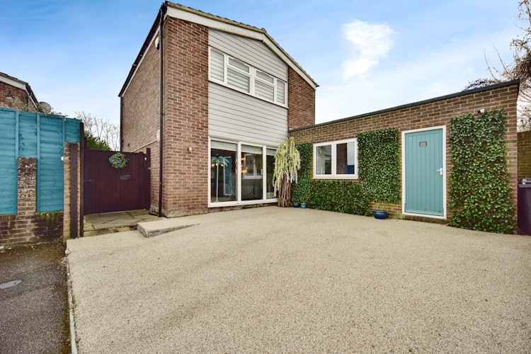 4 bedroom detached house