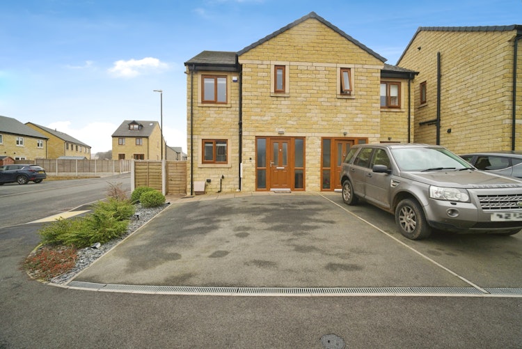 3 bedroom semi-detached house