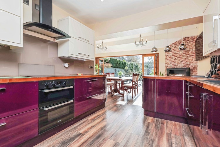 3 bedroom semi-detached house