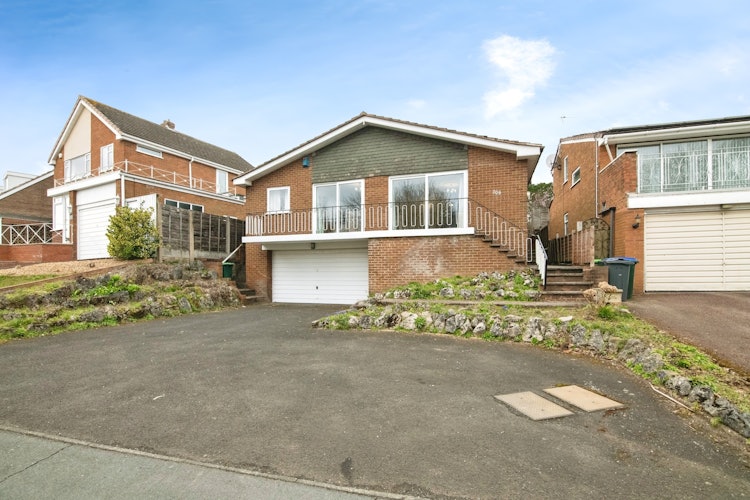 3 bedroom detached bungalow