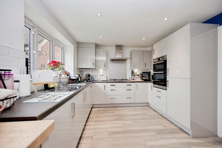 4 bedroom detached house