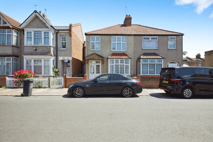 4 bedroom semi-detached house