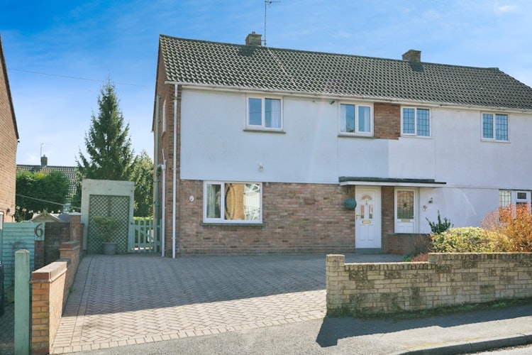 3 bedroom semi-detached house