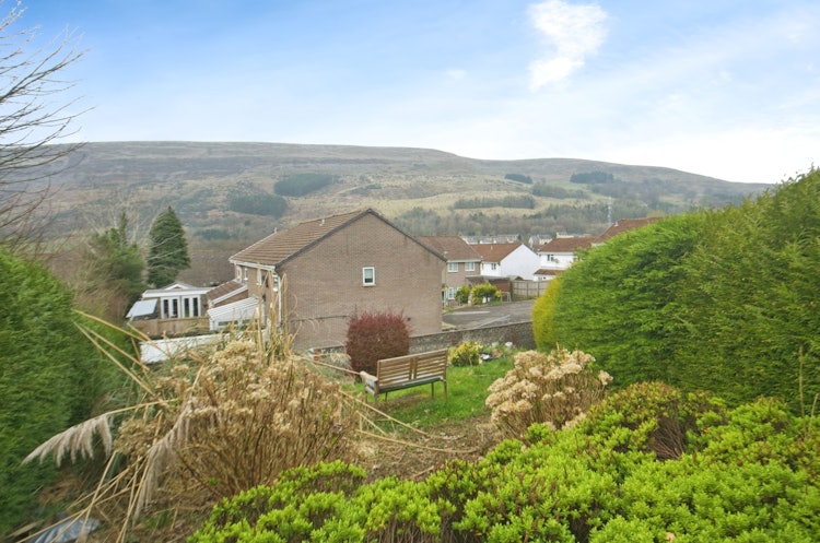 2 bedroom end of terrace house