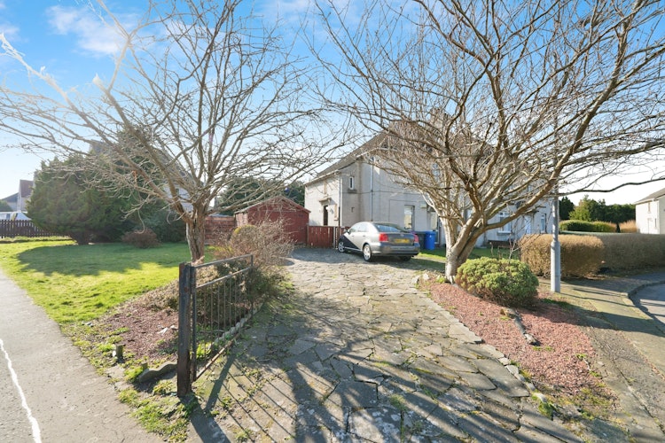 3 bedroom purpose built flat