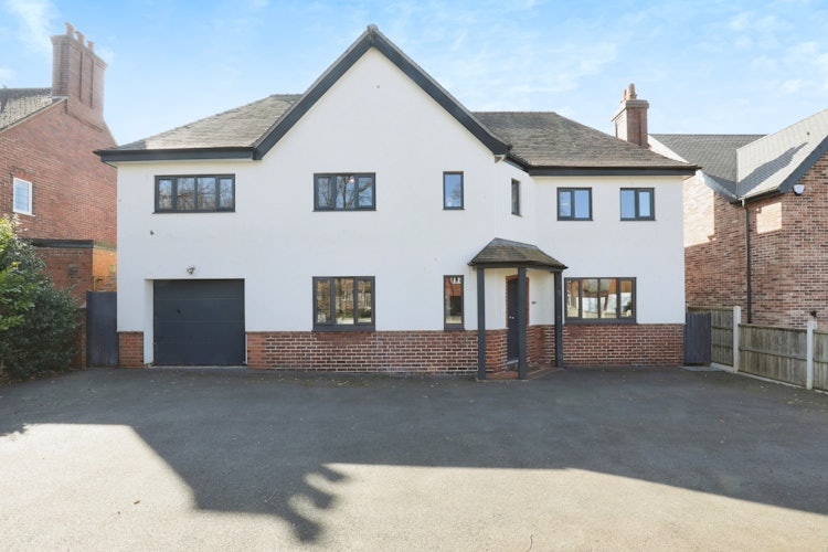 4 bedroom detached house