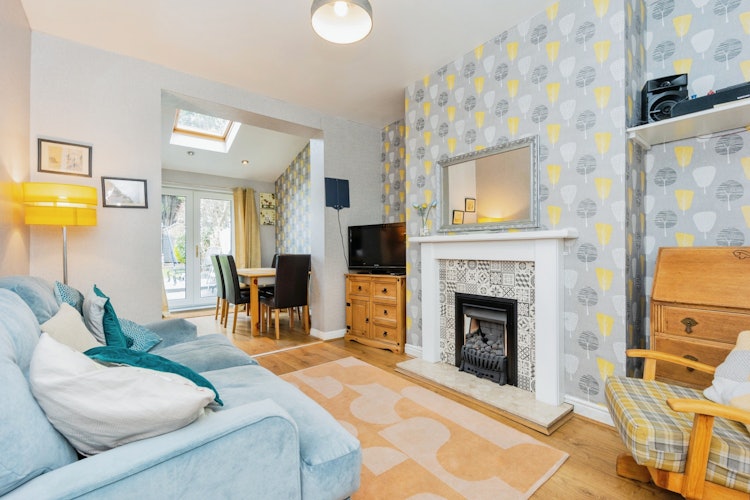4 bedroom semi-detached house