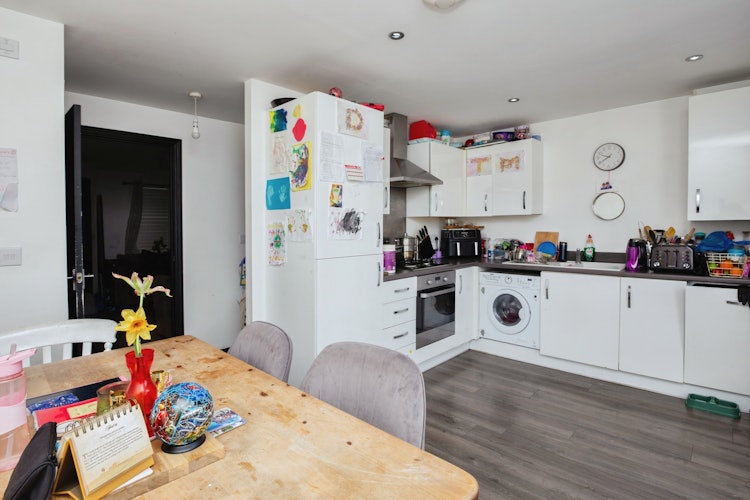3 bedroom semi-detached house