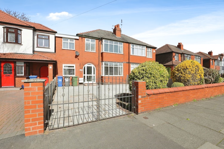 4 bedroom semi-detached house