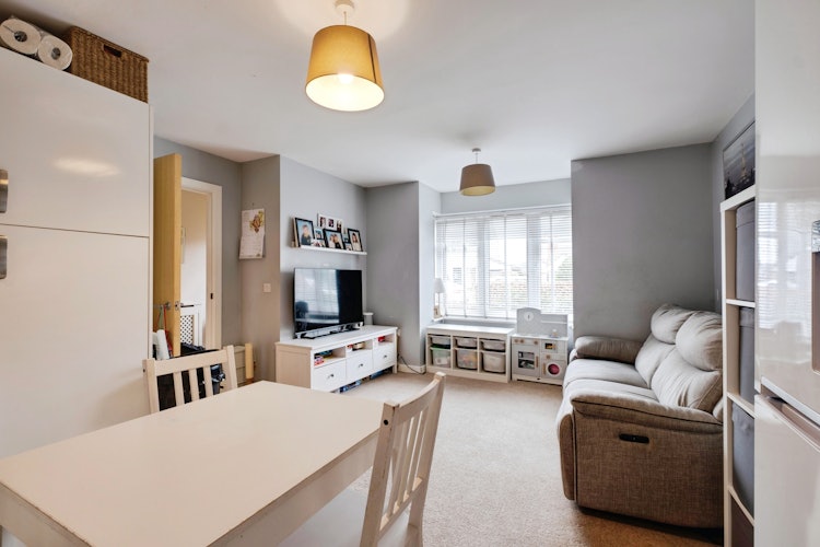 2 bedroom ground floor flat