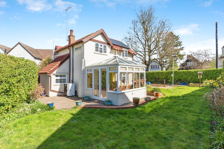 3 bedroom detached house