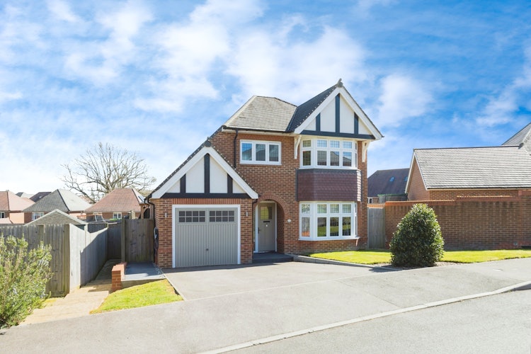 3 bedroom detached house