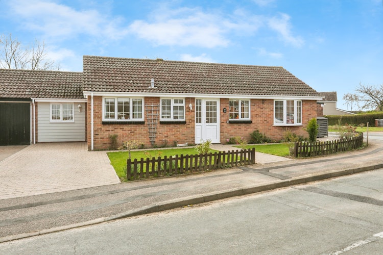 3 bedroom detached bungalow
