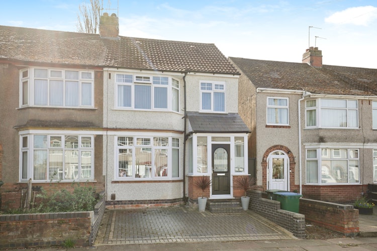 3 bedroom end of terrace house