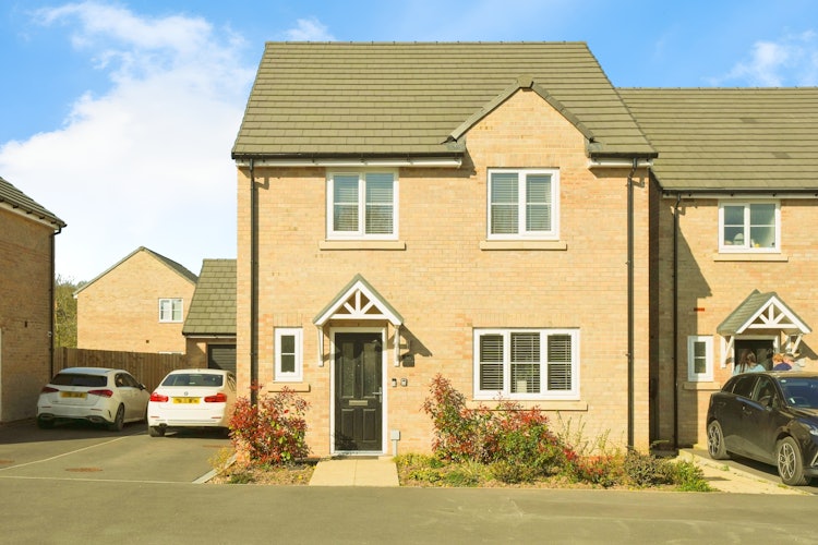 4 bedroom detached house