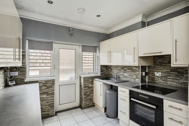 3 bedroom detached bungalow
