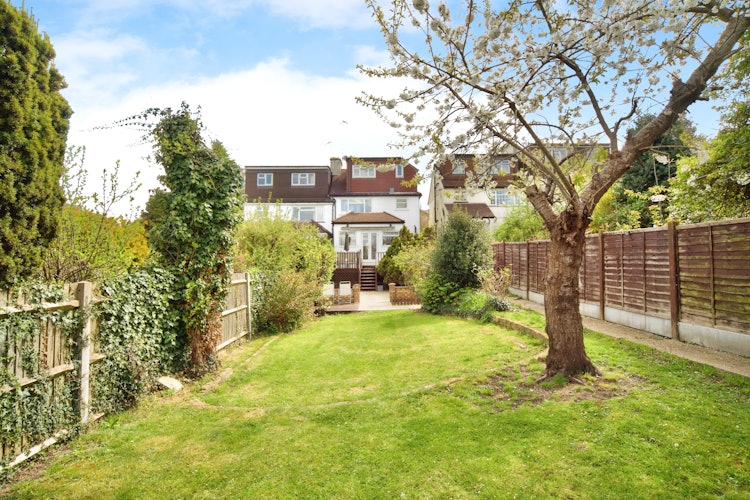 4 bedroom semi-detached house