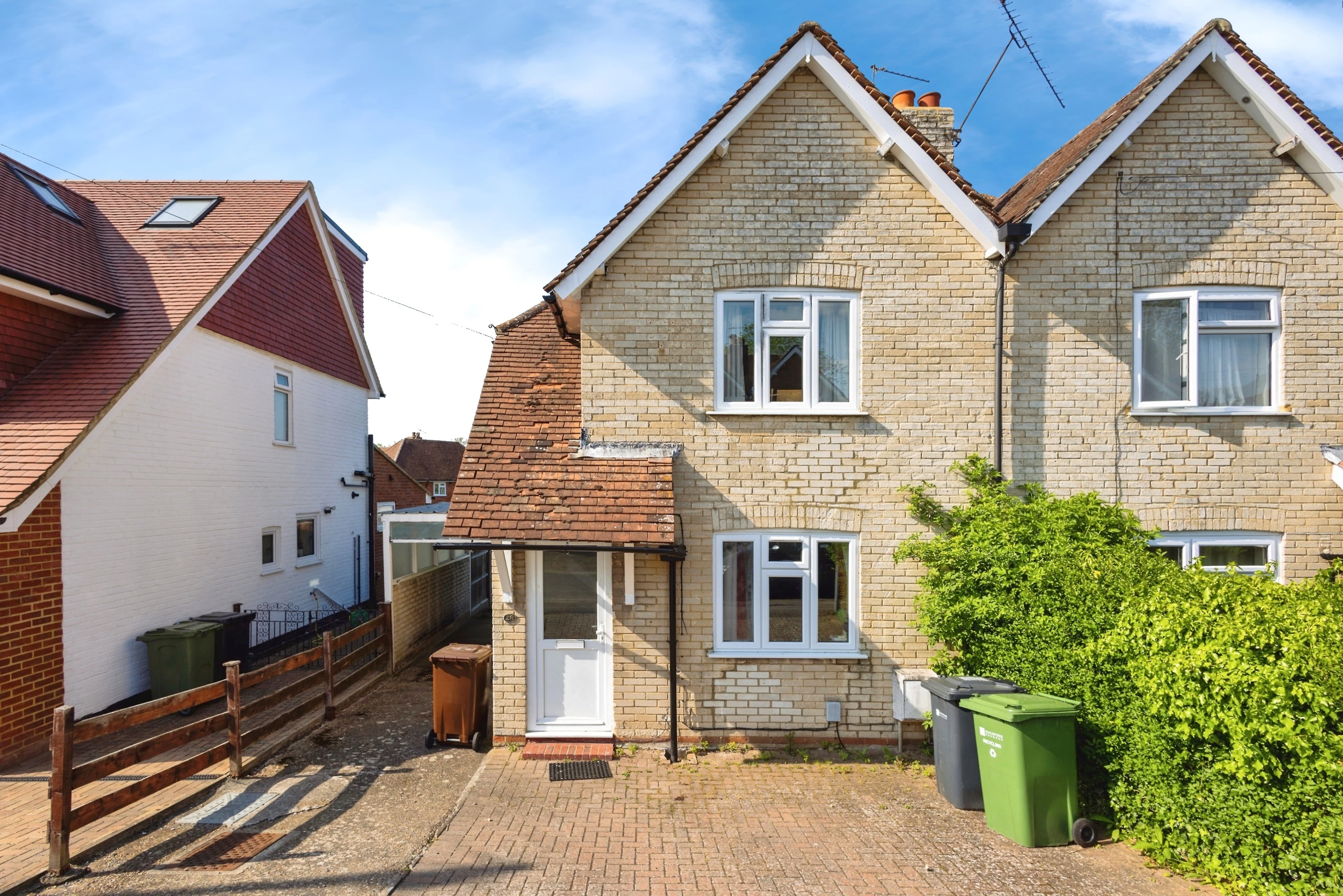 Raymond Crescent, Guildford