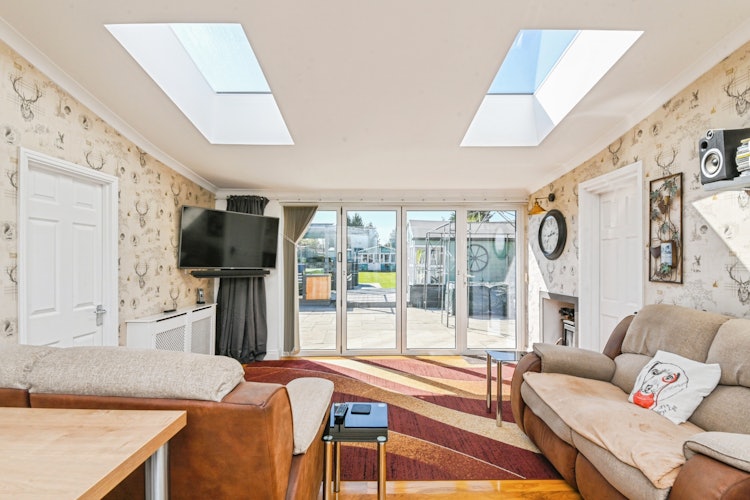 3 bedroom semi-detached house
