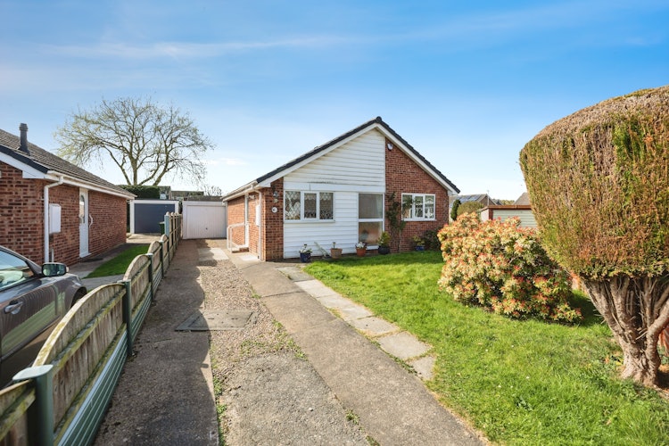 2 bedroom detached bungalow