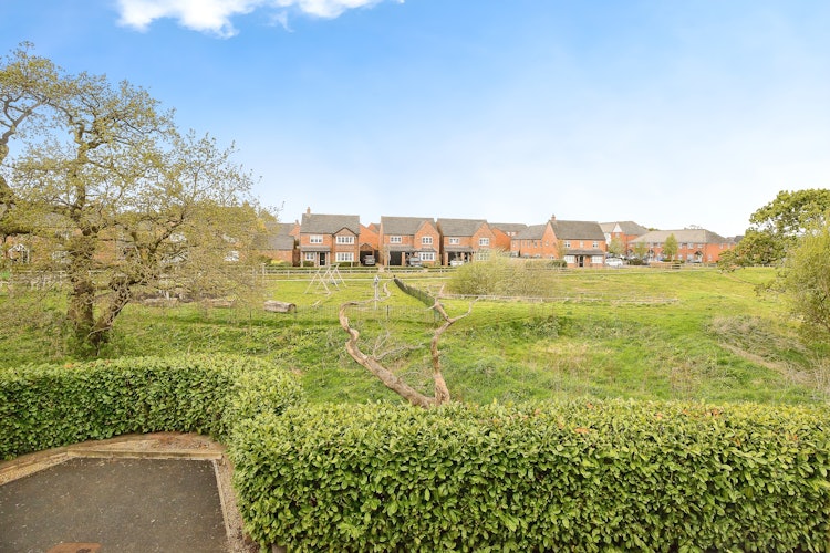 3 bedroom semi-detached house