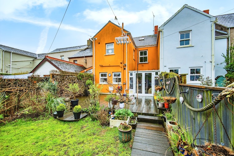 3 bedroom terraced house