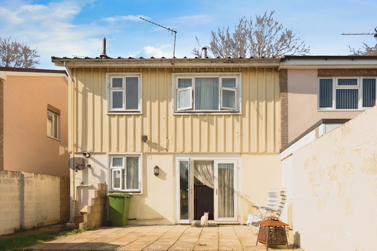 3 bedroom semi-detached house